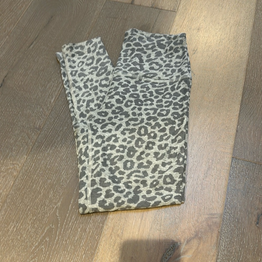 Beyond Yoga Grey Leopard Leggings